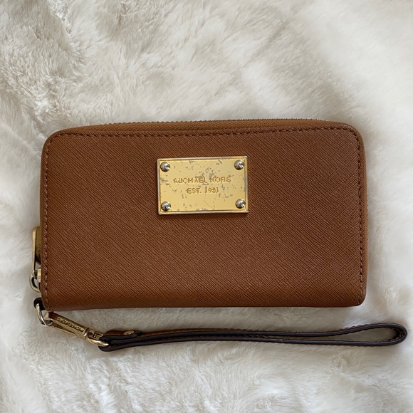 Michael Kors Wallet - Picture 1 of 9